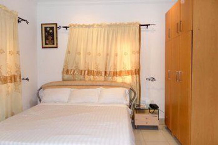 Room 9 of 19