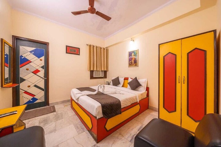 Room 3 of 16