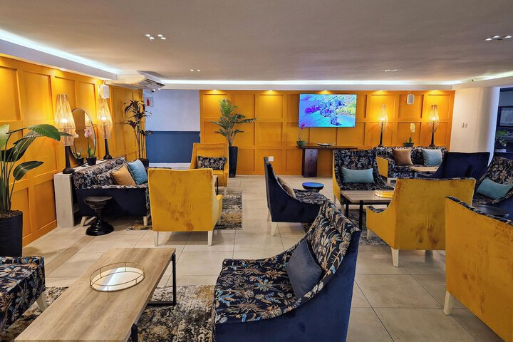 Lounge 250 of 343