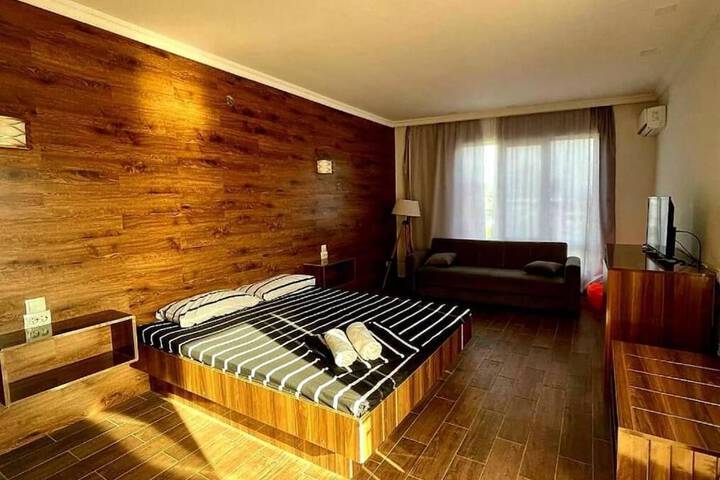 Room 4 of 11