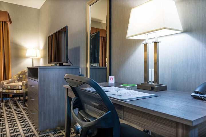 Room 20 of 34