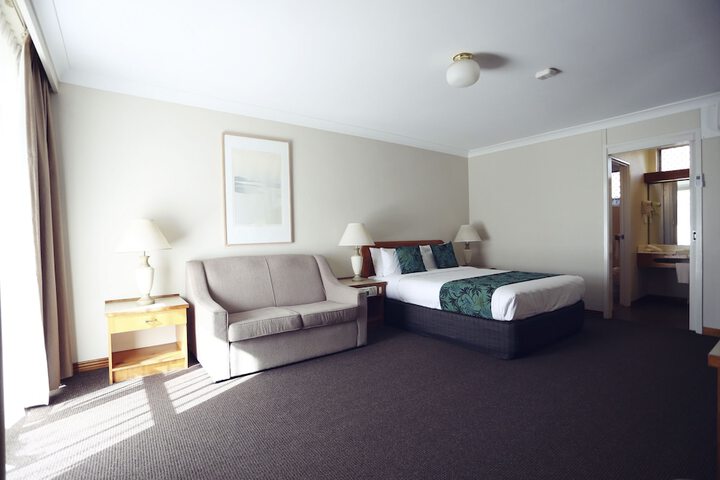 Room 3 of 34