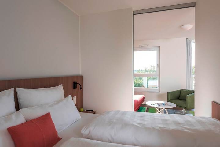 Room 5 of 38