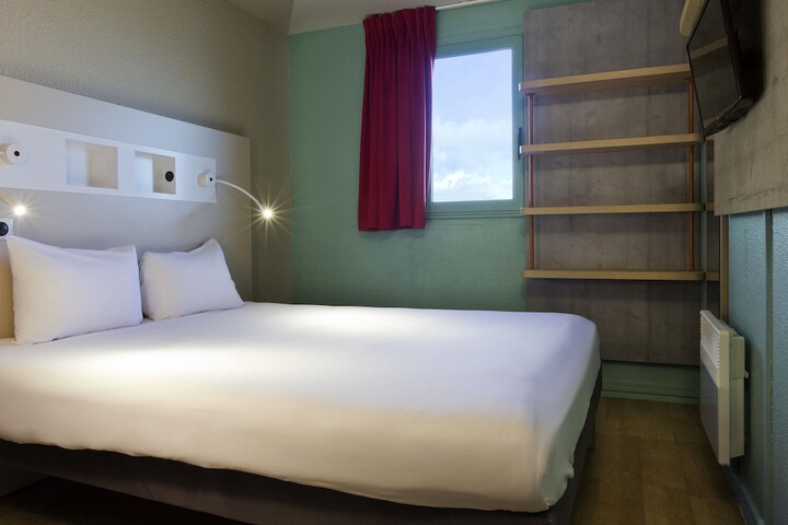Room 3 of 24