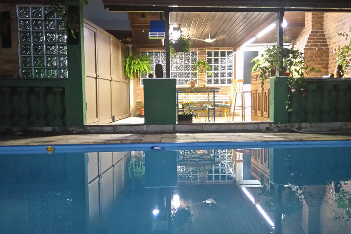 Pool 4 of 25