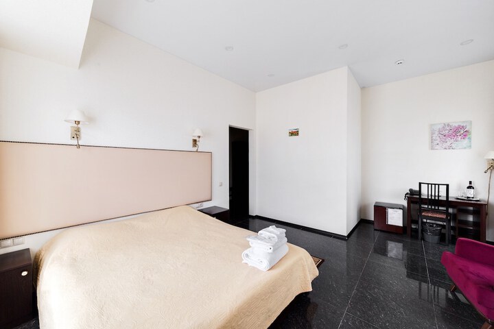 Room 9 of 73