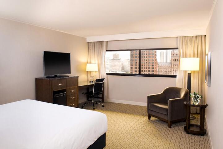 1 King Bed (6 of 6)