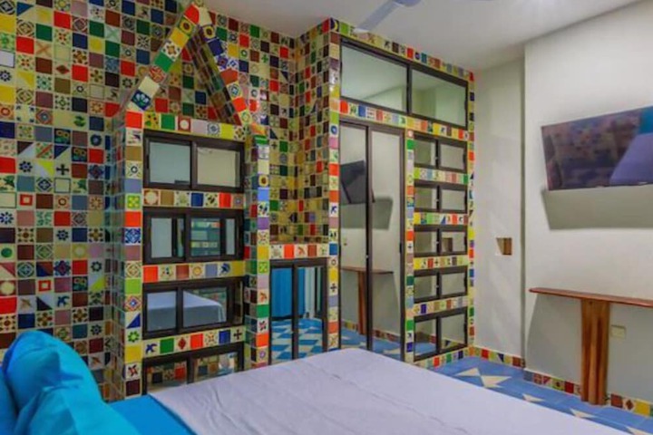 Room 5 of 11