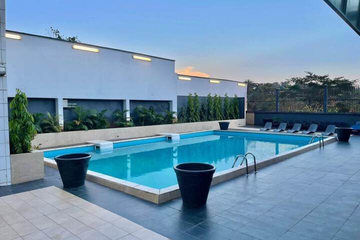 Pool 52 of 71