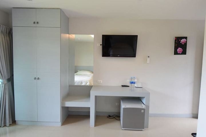 Room 16 of 25