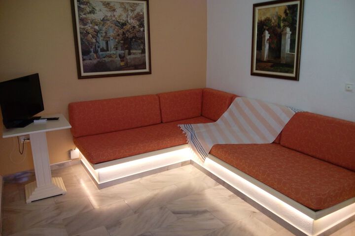 Room 46 of 177
