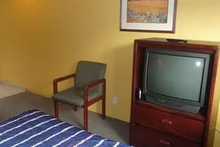 Room 6 of 34