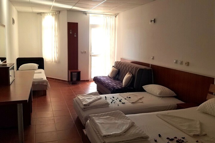 Room 50 of 100