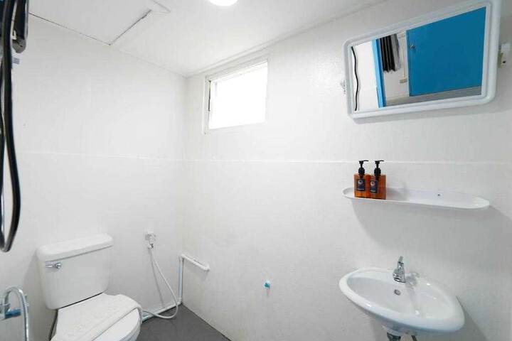 Room 13 of 25