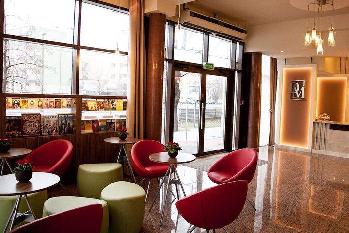 Entrance & Lobby