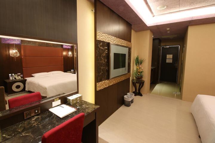 Room 26 of 51