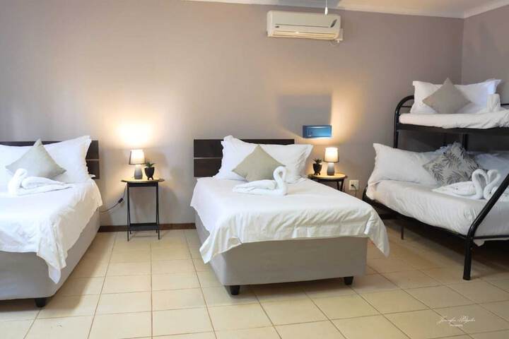 Room 9 of 34
