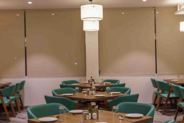 Dining 59 of 97