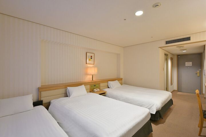 Room 28 of 92
