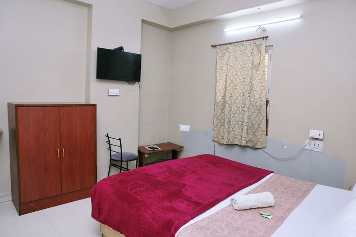 Room 15 of 48