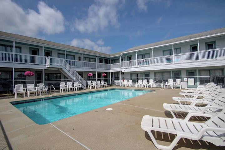 Exterior of Dolphyn Motel