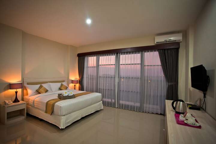 Room 8 of 38