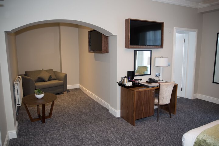 Room 15 of 40