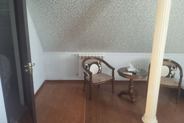 Room 26 of 123