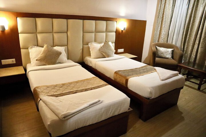 Room 9 of 19