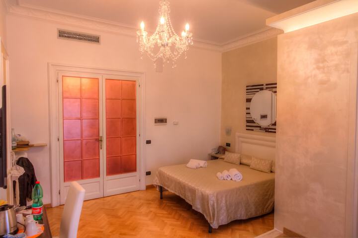 Room 9 of 75