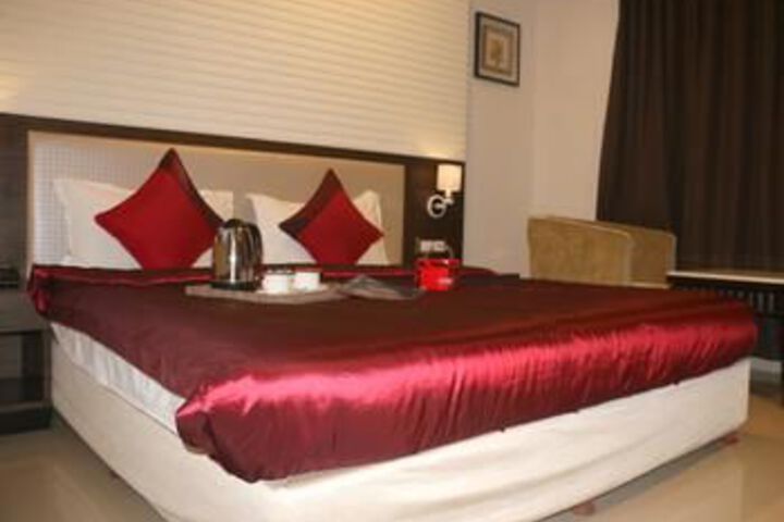 Room 6 of 25