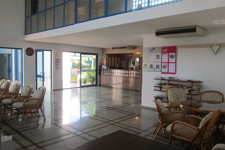 Entrance & Lobby