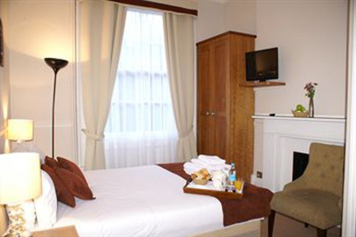 Room 3 of 18