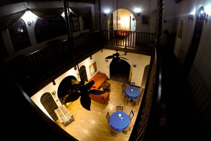 Entrance & Lobby