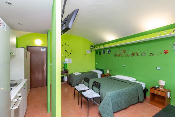 Room 4 of 20
