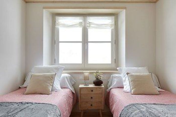 Room 9 of 28