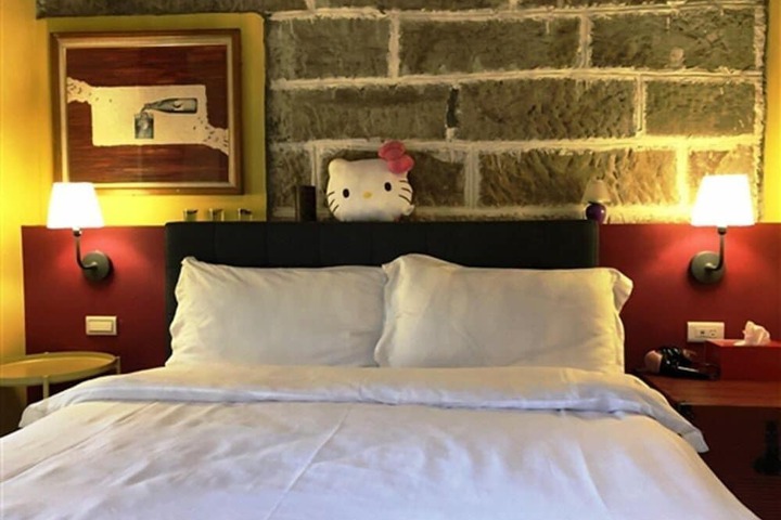 Room 13 of 92