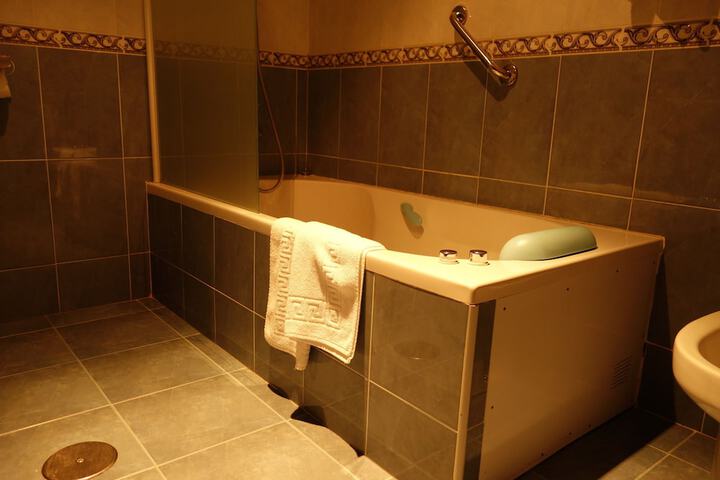 Hot Tub 37 of 62