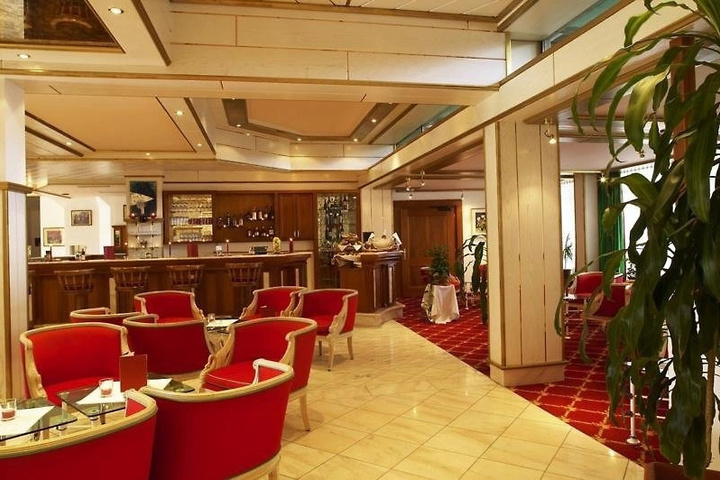 Dining 5 of 5
