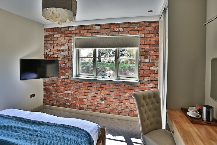 Room 4 of 50