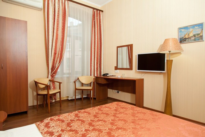 Room 5 of 116