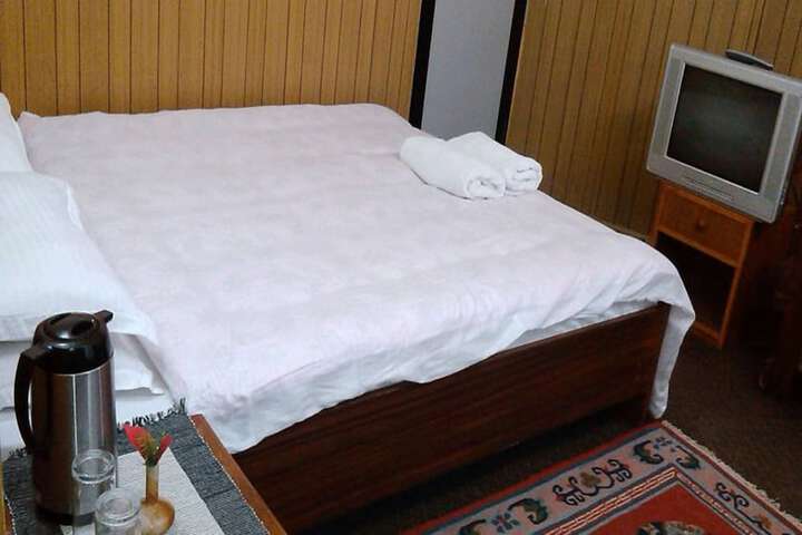Room 8 of 20