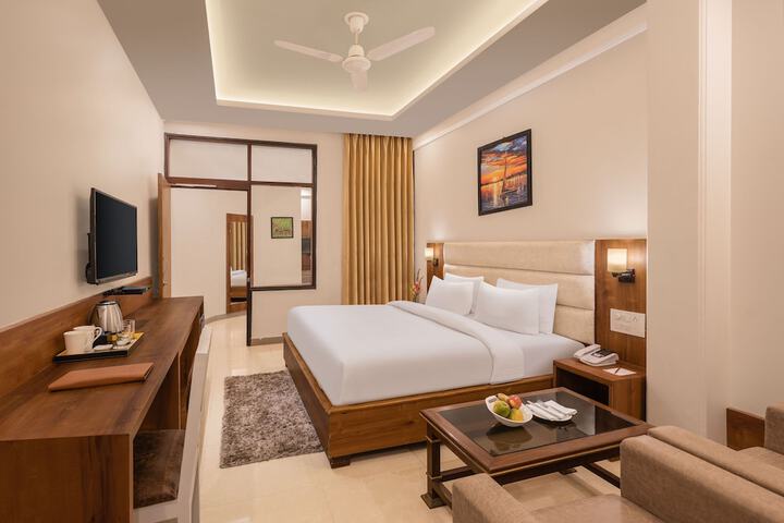Room 6 of 23