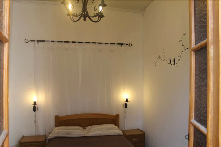Room 4 of 10