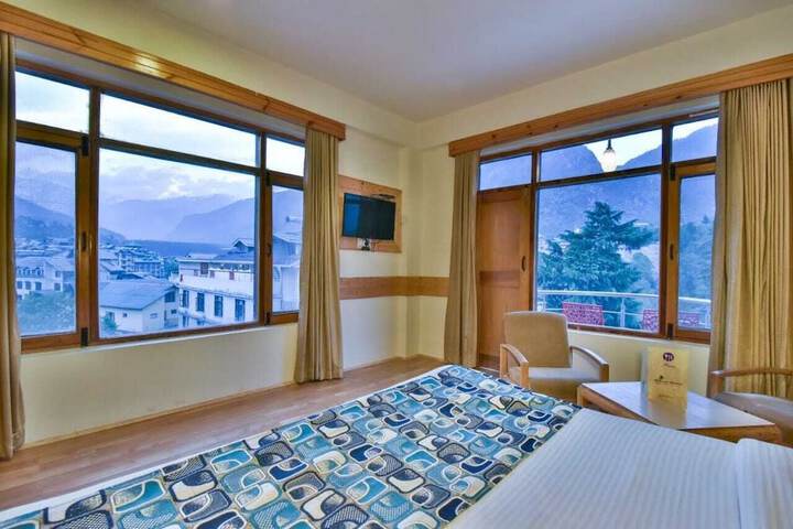 Room 6 of 23
