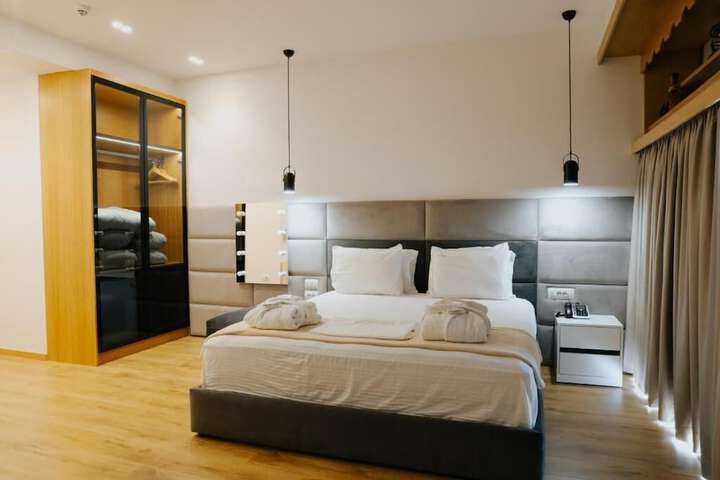 Room 48 of 69