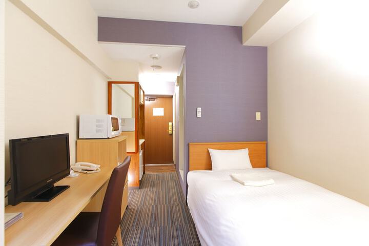 Room 9 of 20