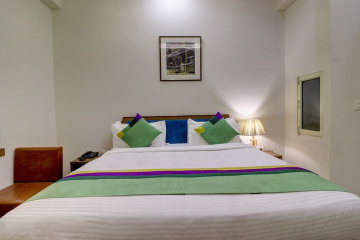 Room 15 of 49