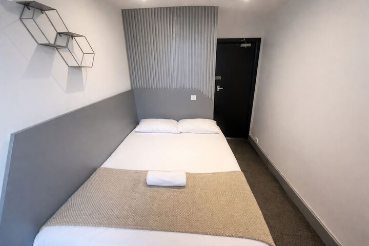 Room 36 of 85