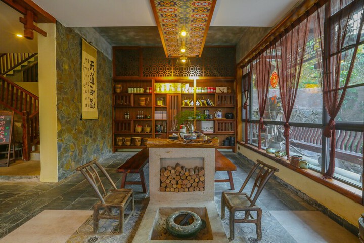 Hotel Interior 11 of 153